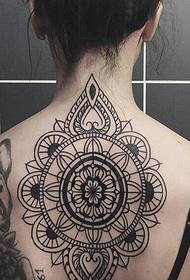 tattoo ສີດໍາຄວາມງາມກັບຄືນໄປບ່ອນ tattoo ບຸກຄົນ