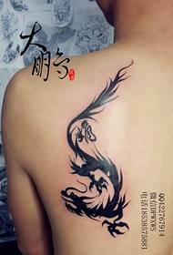 tatuaggio totem drago spalla posteriore