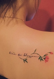 tatuaggio di parola e fiore inglese semplice e bella della schiena della ragazza