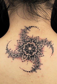 likod nga Indian henna totem tattoo