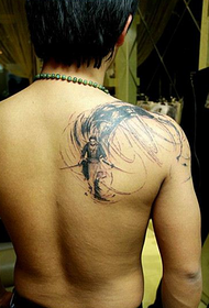 Abafana abasebenza amahlombe ama-One Piece Soro tattoo