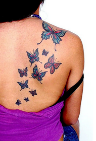 jenter skulder vakker sommerfugl tatovering