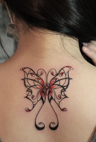 patró de tatuatge de papallona al darrere