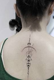 vairāki ģeometriski raksti sašūtus tetovējuma modeļus