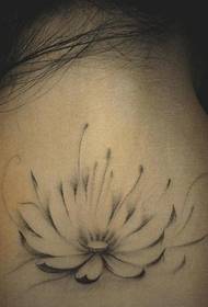 tatuaggio di schizzo in bianco e nero di loto posteriore femminile