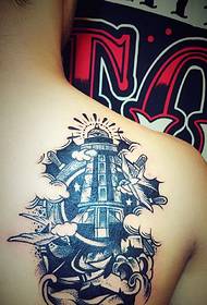 coprire la schiena a destra del tatuaggio del tatuaggio totem di personalità