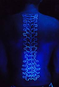 back fluoreshente modeli i tatuazhit vertebral