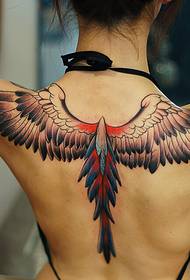 美女后背漂亮的翅膀纹身