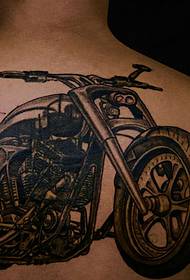 super fajny tatuaż z tatuażem motocyklowym