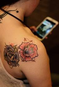 Deusa ombros bonita irmã rosa tatuagem padrão