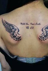 un paio di ragazze con personalità sul retro Feather Tattoo Picture