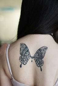kecantikan kreatif titik tato tato kupu-kupu