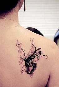 modello di tatuaggio farfalla posteriore bella femmina