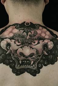vyrų nugaros alternatyvių liūto galvos tatuiruočių nuotraukos
