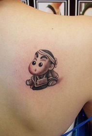immagine di tatuaggio carino Crayon Shinchan spalla