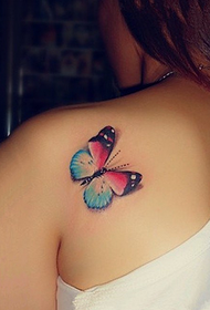 skaista meitenes skaista aizmugure Ziedu tauriņa tetovējuma raksts