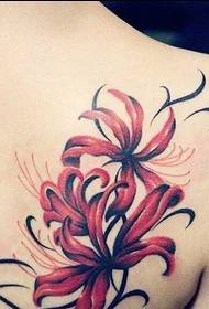 мода і красиві назад татуювання квітка