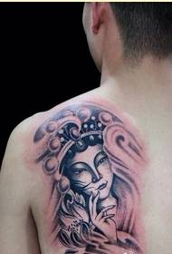 cilvēka muguras radošā zieda tetovējuma ķermenis