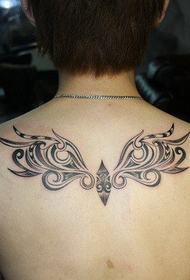 Bella foto di tatuaggi totem alla moda da uomo