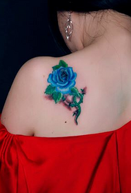 tato mawar cantik yang cantik