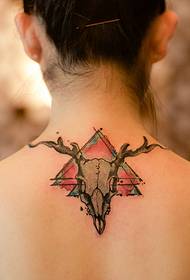 chica espalda tinta cabeza tatuaje tatuaje
