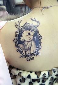 foto di tatuaggi cervi bellezza sexy schiena 93617-bellezza foto bellissimo tatuaggio bellissimo fiore indietro
