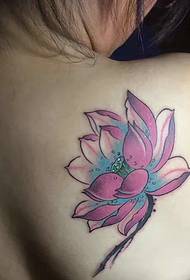 Moud Meedchen zréck wonnerschéin Lotus Tattoo Muster