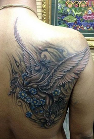 les épaules du dos des garçons cool motif de tatouage de licorne