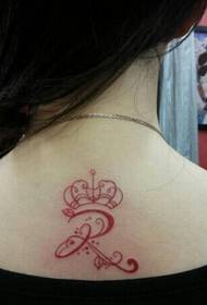 späť Módna osobnosť koruny Anglické tetovanie