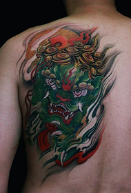 Utawala wa retro wa kutawala toni ya simba ya nyuma ya tattoo