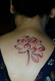 kaya namumulaklak na larawan ng lotus back tattoo