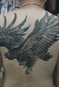 tatouage d'aigle dominateur dos hommes