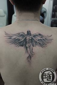 Момчевиот грб убава шема на тетоважи со крилја на ангелите