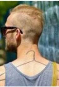 persoonlikheid Europese en Amerikaanse seun rug humor hanger tattoo patroon