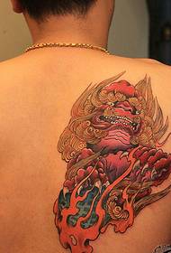 malantaŭa koloro Tang leono tatuaje bildo