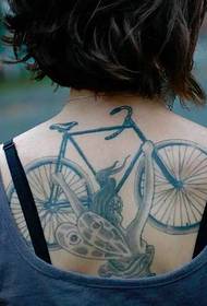 Persona Knabino-Malantaŭa Biciklo-Tattoo-Ŝablono