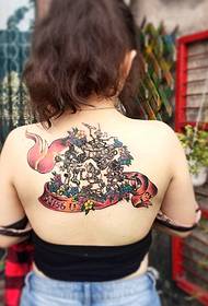 un tatuaggio tatuaggio totem elegante e bello che guarda indietro