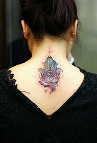 foto del tatuaggio Totem di colore di personalità della ragazza