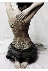 美女性感后背纹身图