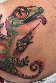 zvakasikwa zvidiki zvakanaka, kumashure chameleon katuni yakavezwa tattoo