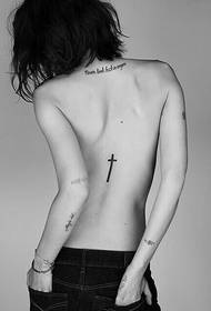 schiena sexy tatuaggi incrociati e inglesi