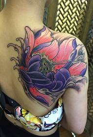 z powrotem piękny wygląd dobry wzór tatuażu Lotus