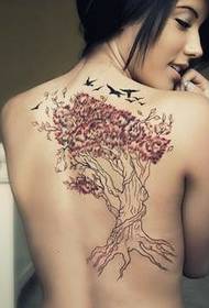 sexy Schönheit zurück großen Baum Tattoo