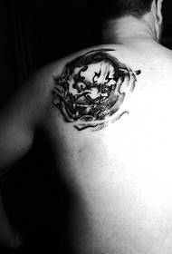 ກັບຄືນໄປບ່ອນຂອງ tattoo ຮູບແບບຊົ່ວຮ້າຍທີ່ຫນ້າຢ້ານ
