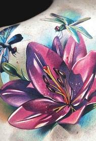dekleta ramena čudovito obarvano cvetje s tatoo modelov