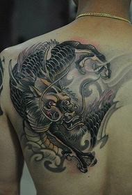 tatuaggio unicorno posteriore maschio