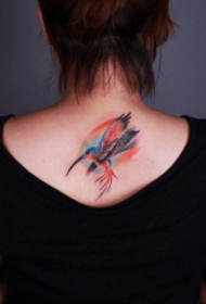 слика леђа женска лепа модна хуммингбирд тетоважа слика