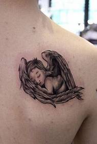 vīriešu muguras personības guļošā eņģeļa tetovējums