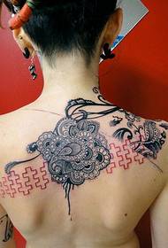 женски гръб мода красива татем татуировка