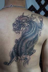 чоловічі татуювання на спині